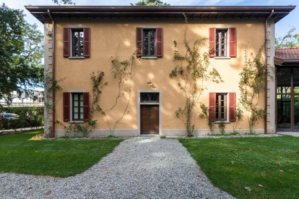Bilocale nel Parco di Villa Erba Cernobbio Esterno foto
