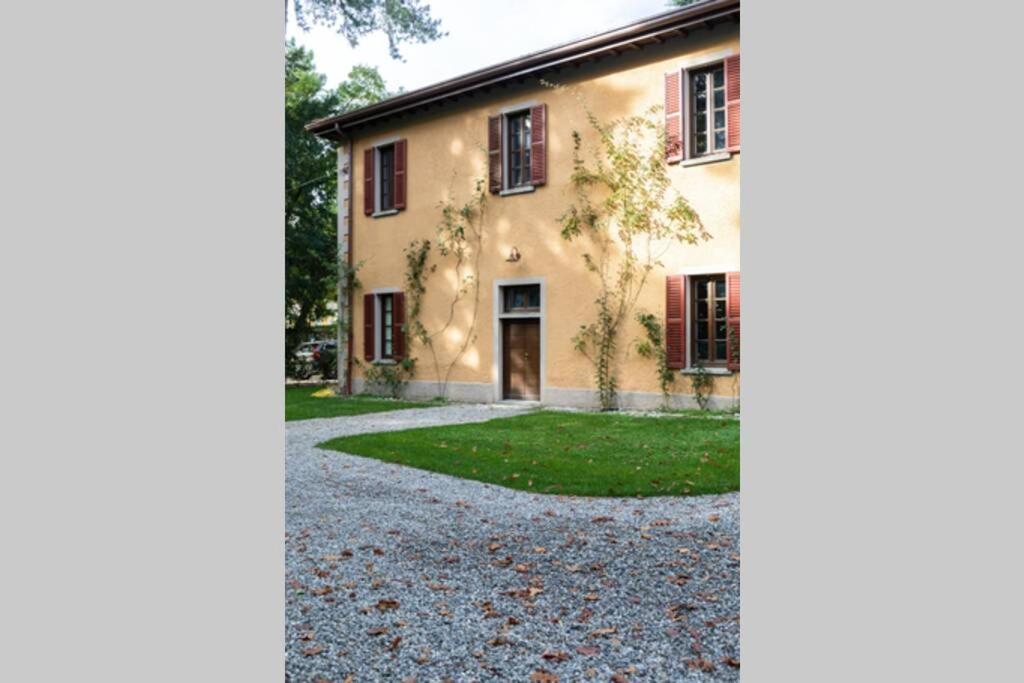 Bilocale nel Parco di Villa Erba Cernobbio Esterno foto