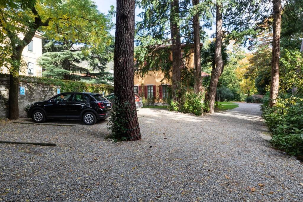 Bilocale nel Parco di Villa Erba Cernobbio Esterno foto
