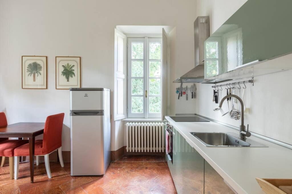 Bilocale nel Parco di Villa Erba Cernobbio Esterno foto