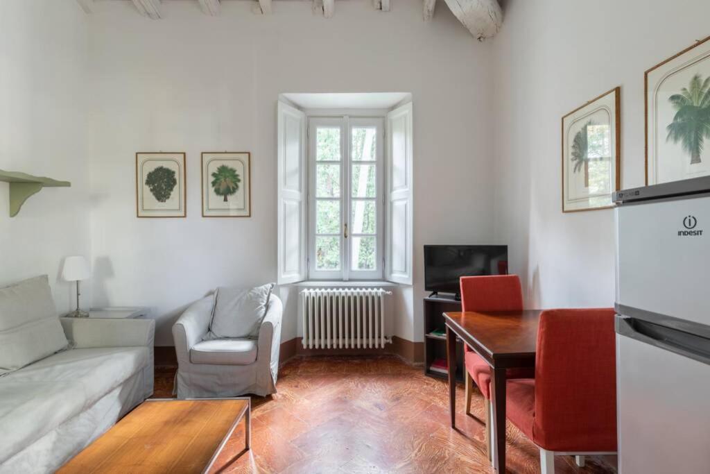 Bilocale nel Parco di Villa Erba Cernobbio Esterno foto