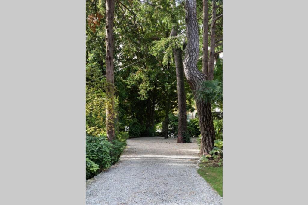 Bilocale nel Parco di Villa Erba Cernobbio Esterno foto